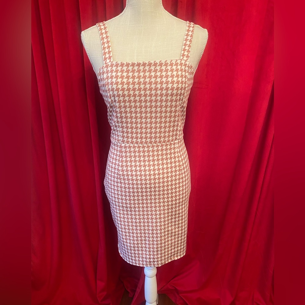 ❌SOLD❌ SHEIN FITTED DRESS MEDIUM - Picture 1 of 4